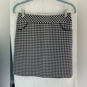 Worth Mini Skirt Size 2 Black & White Polka Dots in Very Good Preowned Condition